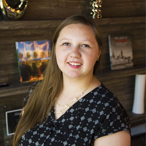 Lisa Harder : Administrative Design Assistant